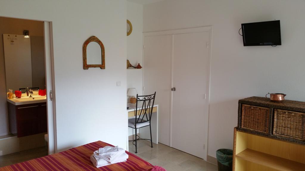 Chambres D'Hotes Et Gites Al Pati Sorede Bagian luar foto