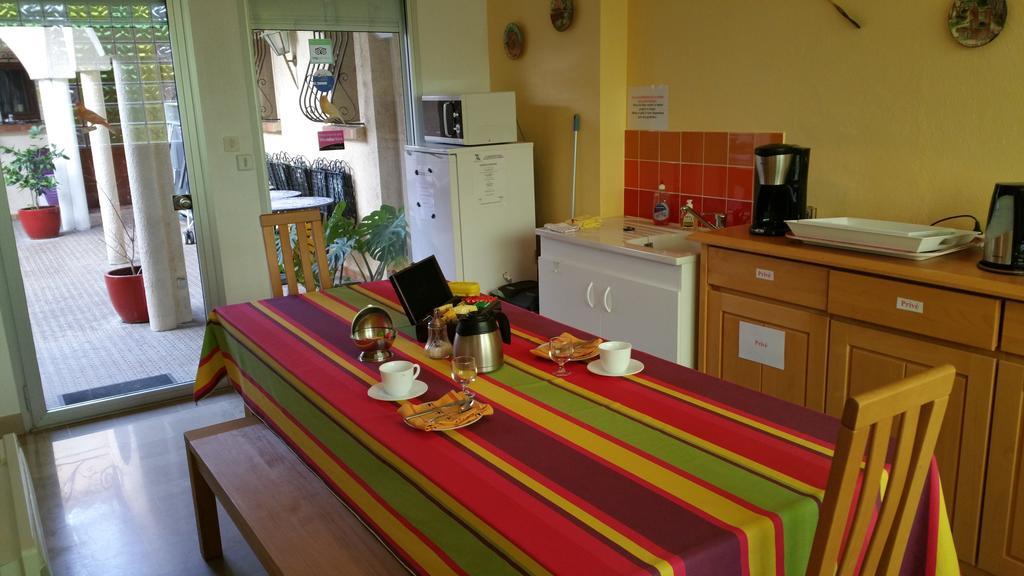 Chambres D'Hotes Et Gites Al Pati Sorede Bagian luar foto